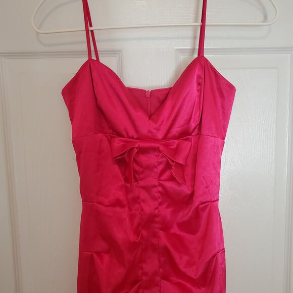 Hot Pink Bodycon Ruched Satin Knee-length Dress Size 7 - Picture 2 of 6